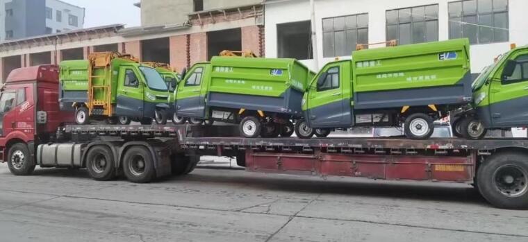 雄獅重工環(huán)衛(wèi)車批量交付信陽(yáng)市淮濱縣，助力打好攻堅(jiān)戰(zhàn)
